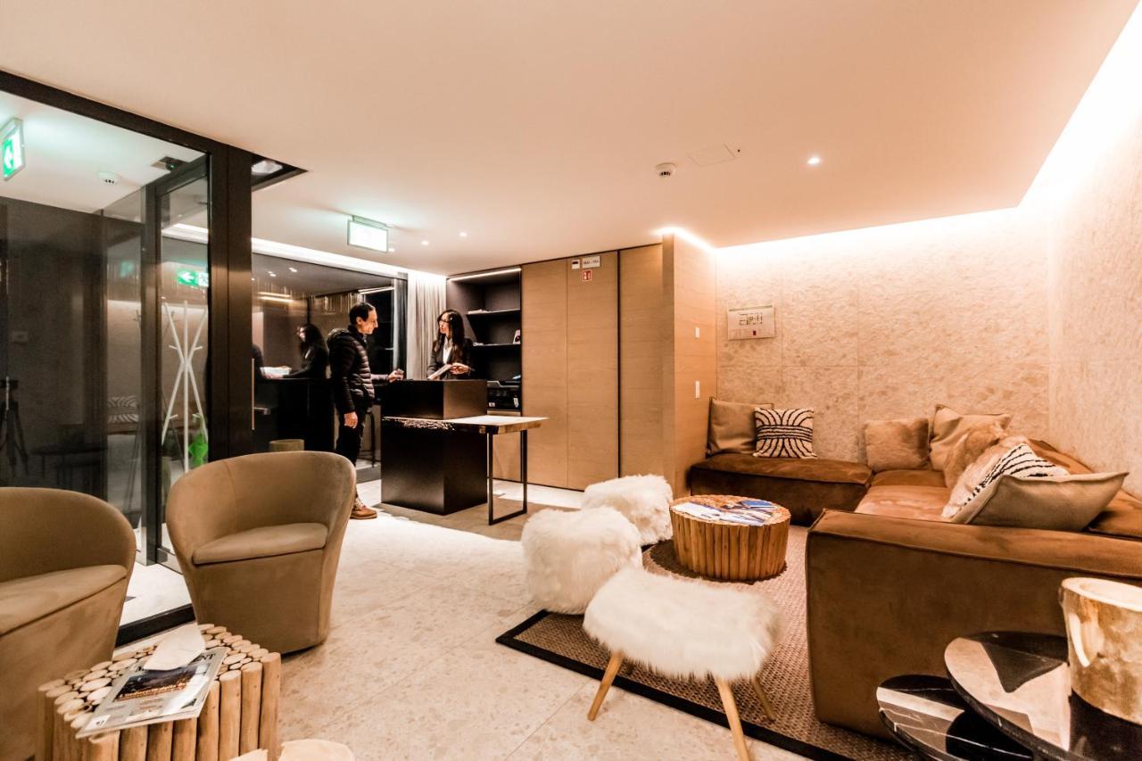 The Base Andermattアパートホテル エクステリア 写真